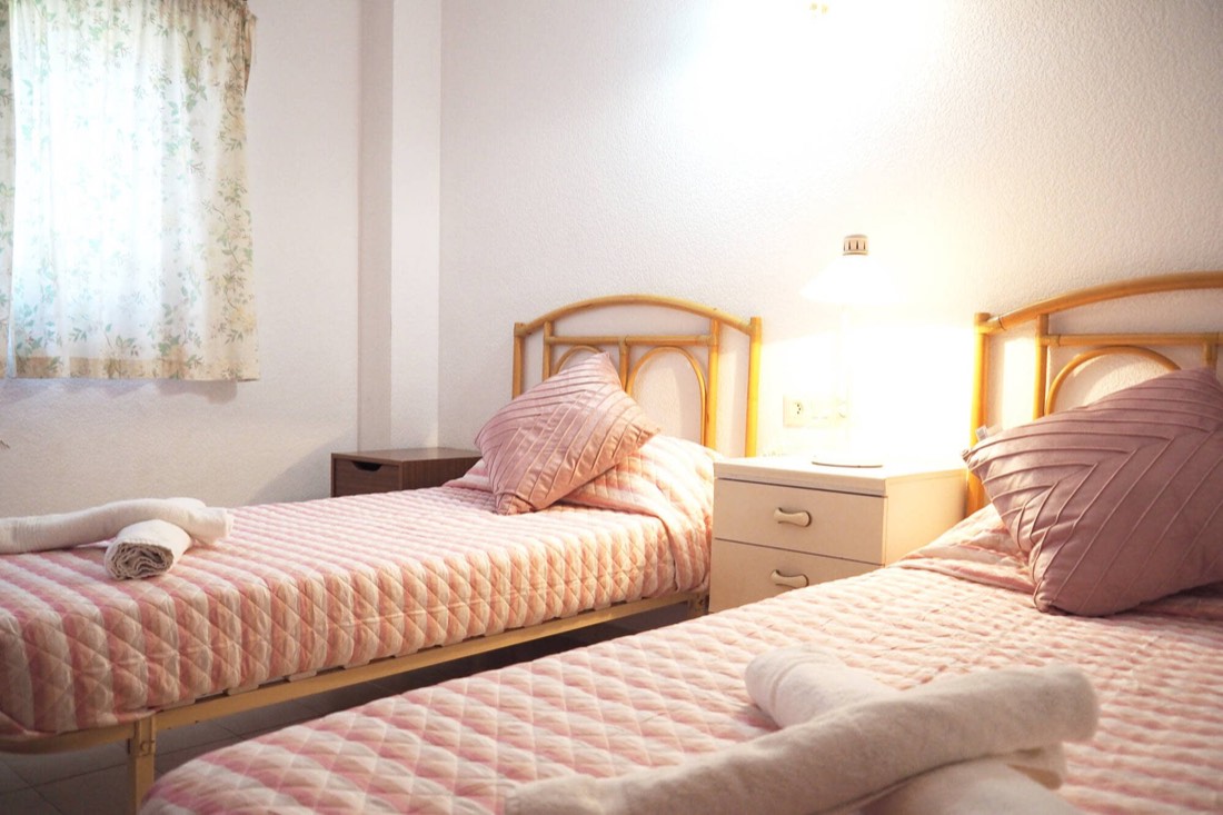 Bedroom with two single beds