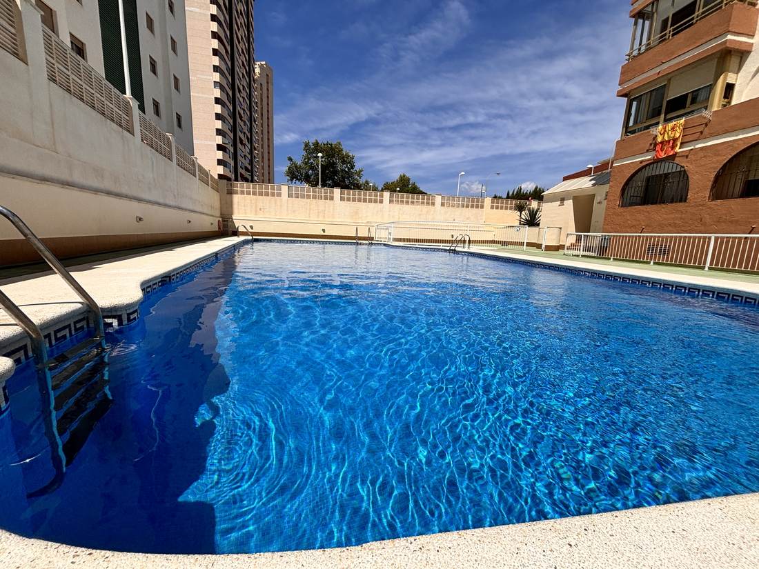 Piscina comunitaria del edificio