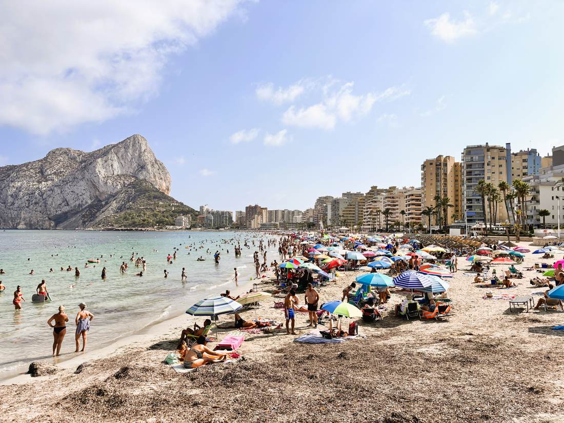 La playa del Arenal-Bol de Calpe con el Peñón de Ifach al fondo