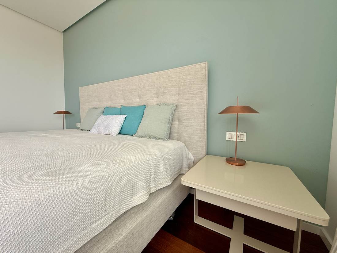 Dormitorio y piscina — el chalet de Cosentari