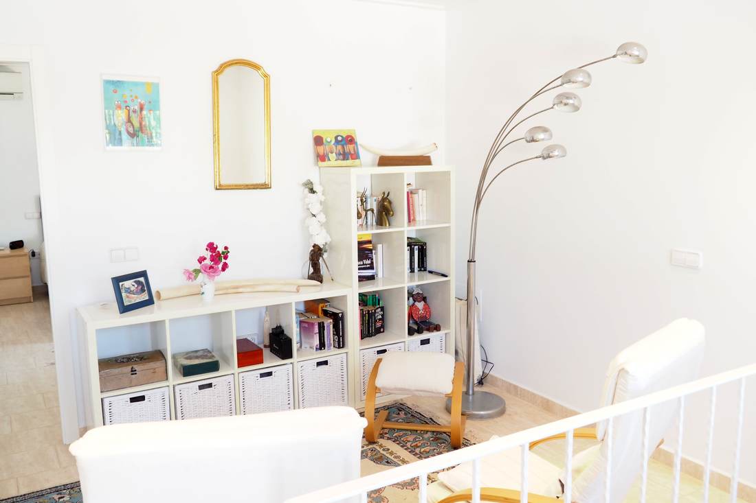 Galería con sillones — Villa Ricarlos